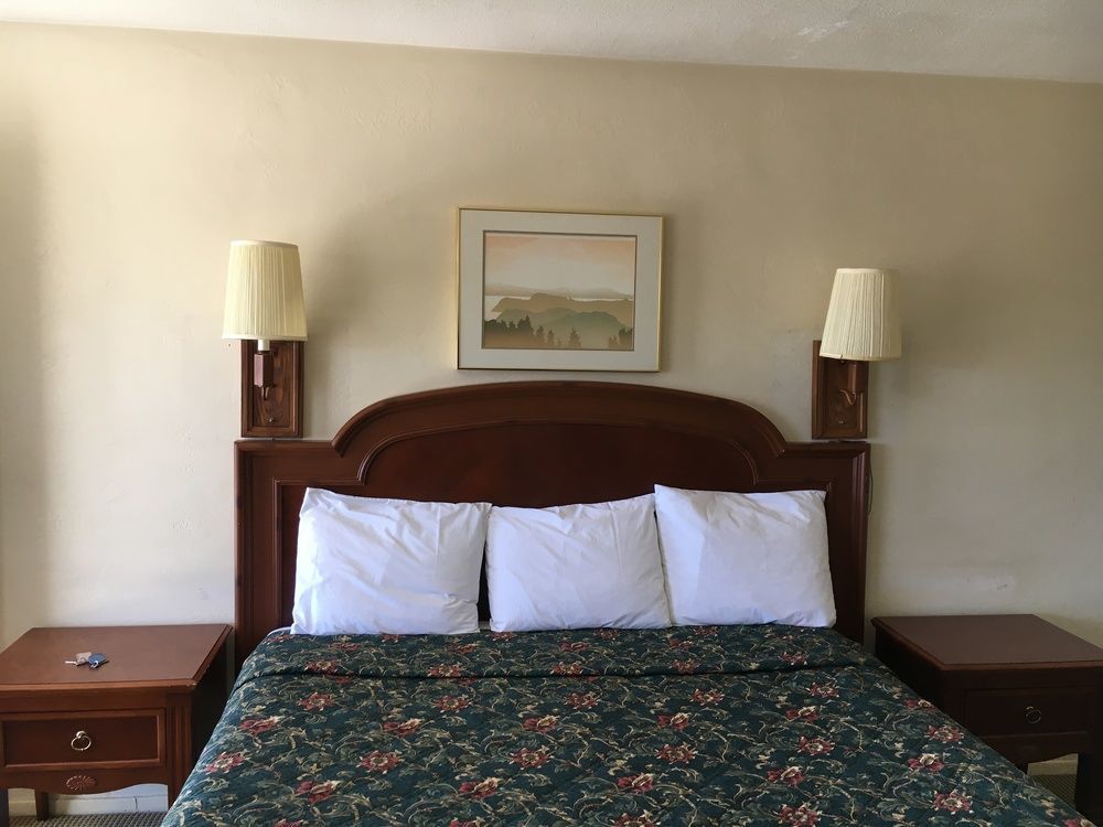 קינגמן Ramblin Rose Motel מראה חיצוני תמונה