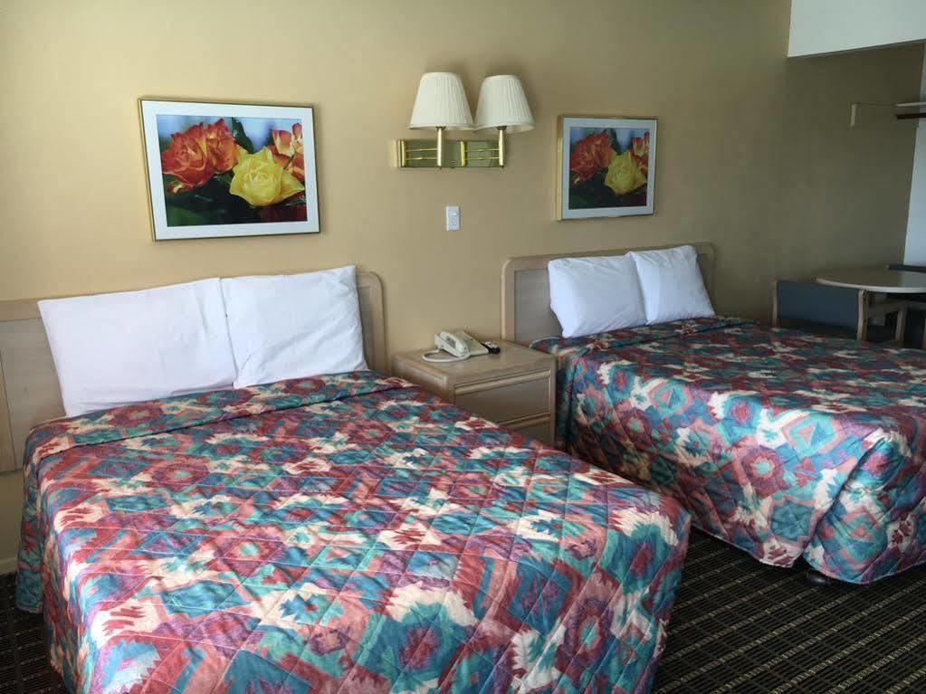 קינגמן Ramblin Rose Motel מראה חיצוני תמונה