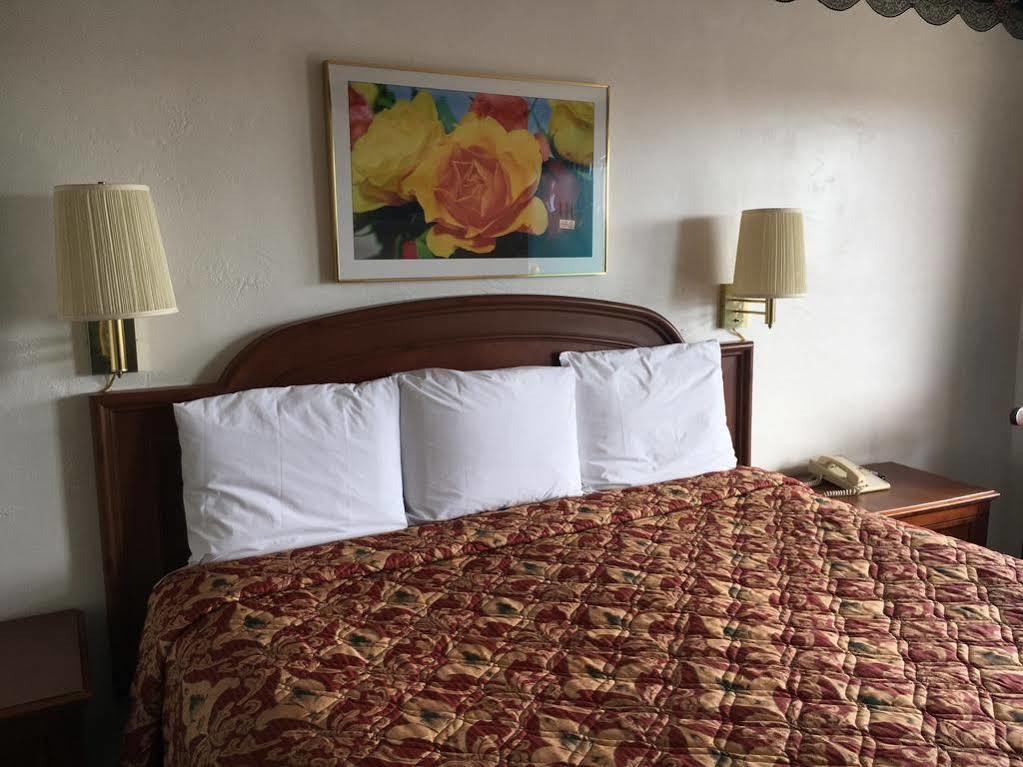 קינגמן Ramblin Rose Motel מראה חיצוני תמונה