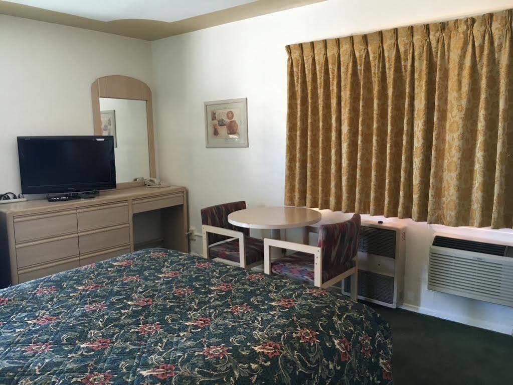 קינגמן Ramblin Rose Motel מראה חיצוני תמונה