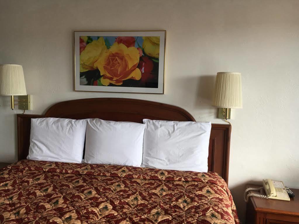 קינגמן Ramblin Rose Motel מראה חיצוני תמונה